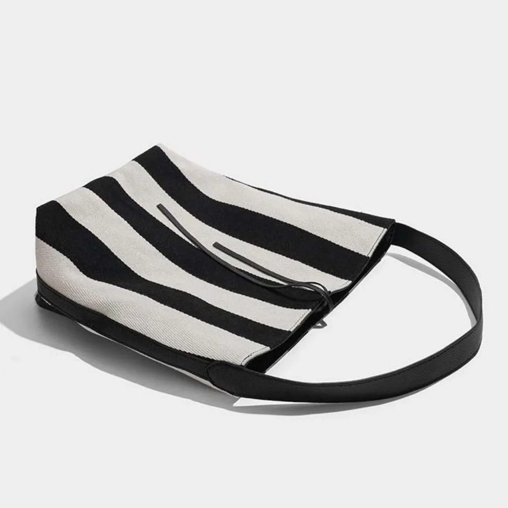 

Large Capacity Black White Stripe Bag Pattern Drawstring Stripe Canvas Handbag Korean Style Tote Bag Wide Straps Bucket Bag