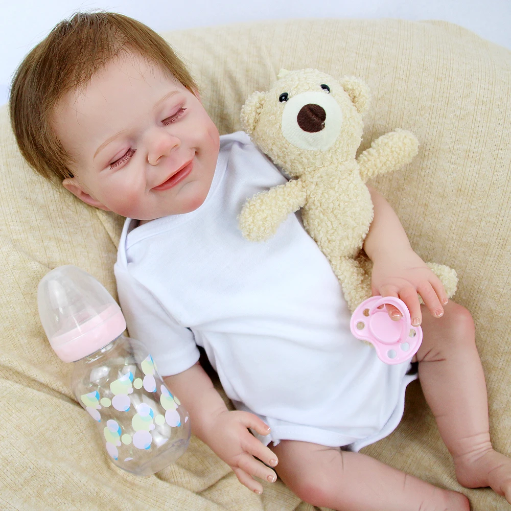 18インチのビニール製リボーンベビードールおもちゃ、眠っている笑顔の表情、白いパジャマ、完全に可動、子供のふり遊びに最適