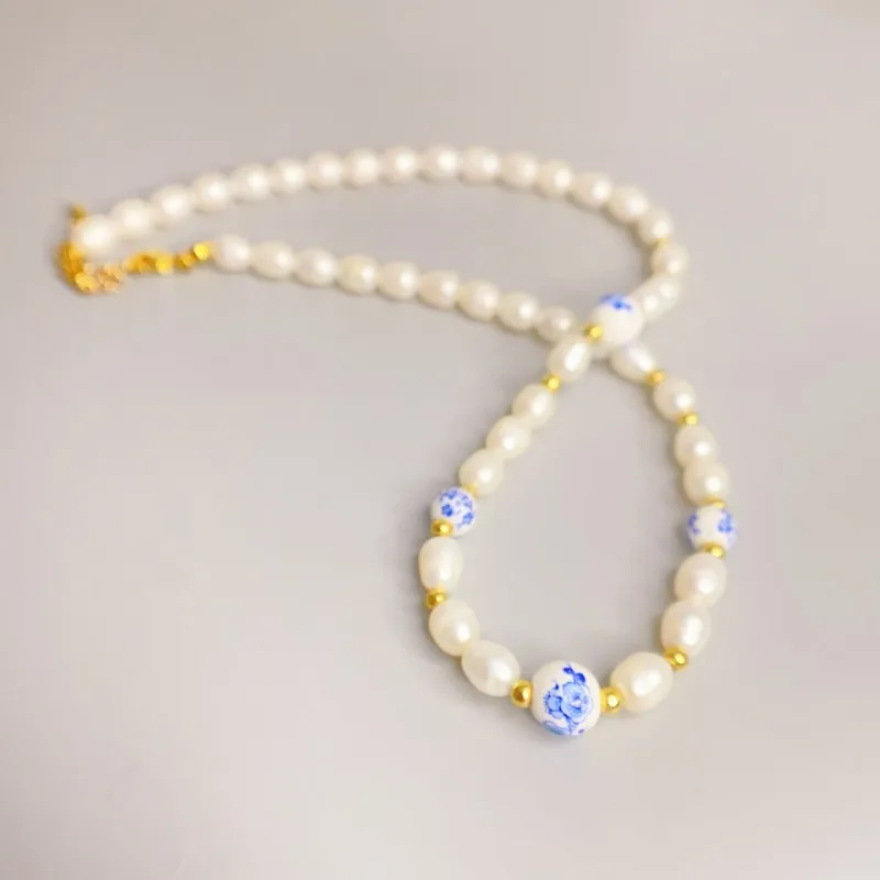 

Autumn Winter Statement Retro Natural Pearl Handmade Beaded Fashion Necklace for Women Classic Design Versatile Collarbone Chain
