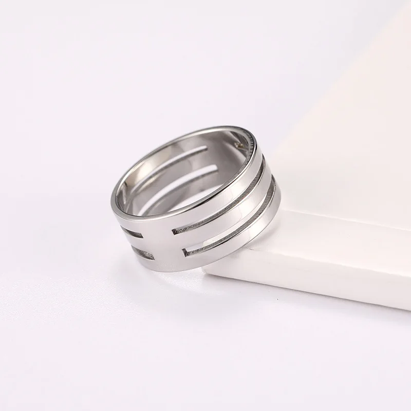 Amaxer Fashion Hollow Simple Stainless Steel Ring for Men Couple Wedding Jewelry Exquisite Engagement Anniversary Party Gifts