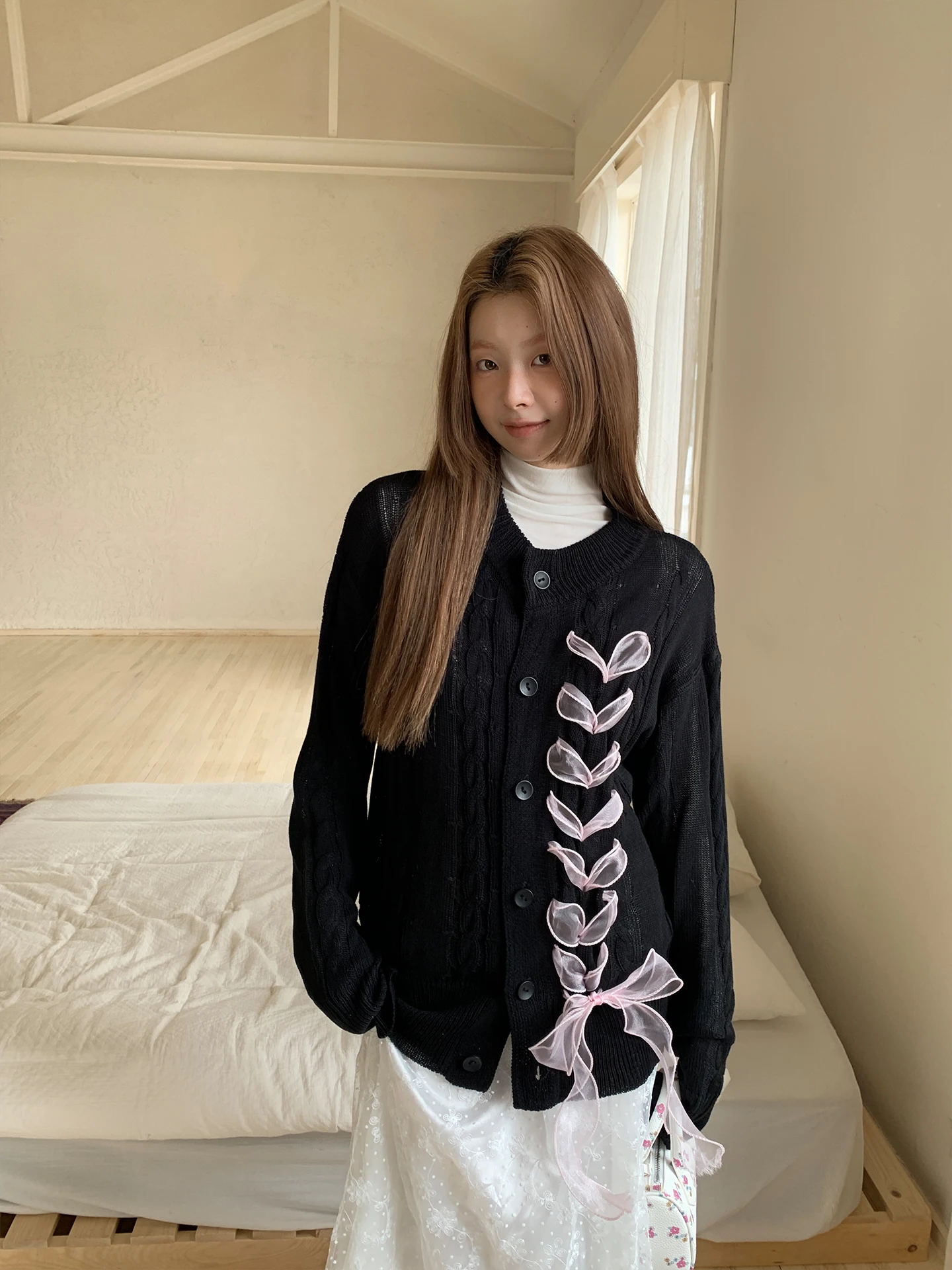 2025年秋新作 レディースセーターコート ファッションリボンボウデザイン ニットカーディガン ラウンドネック カラーマッチング 長袖ニットウェア