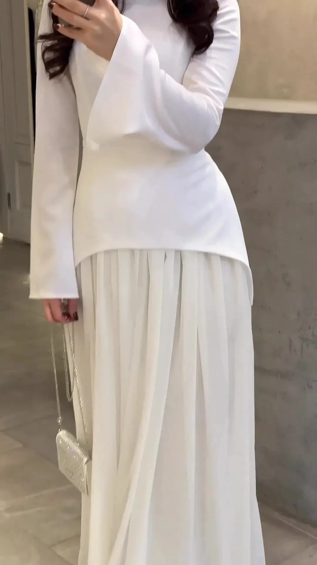 Abiti da sera lunghi in Chiffon bianco maniche lunghe abiti da ballo formali arricciati collo alto a-line abiti da ballo con collo alto