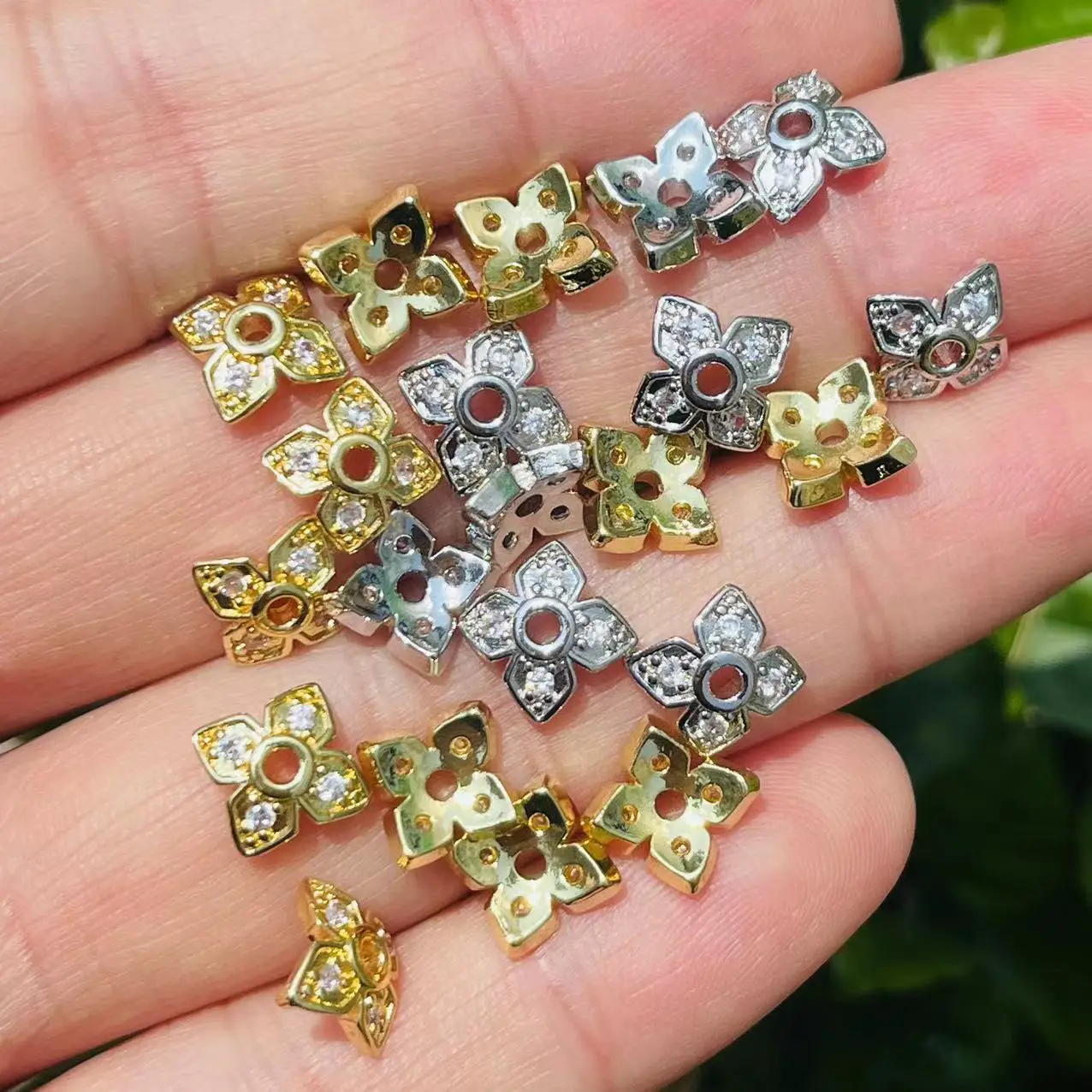 

20Pcs/Lot CZ Pave Flower Spacer 7.5x7.5mm for Woman Bracelet Jewelry Making Accessories