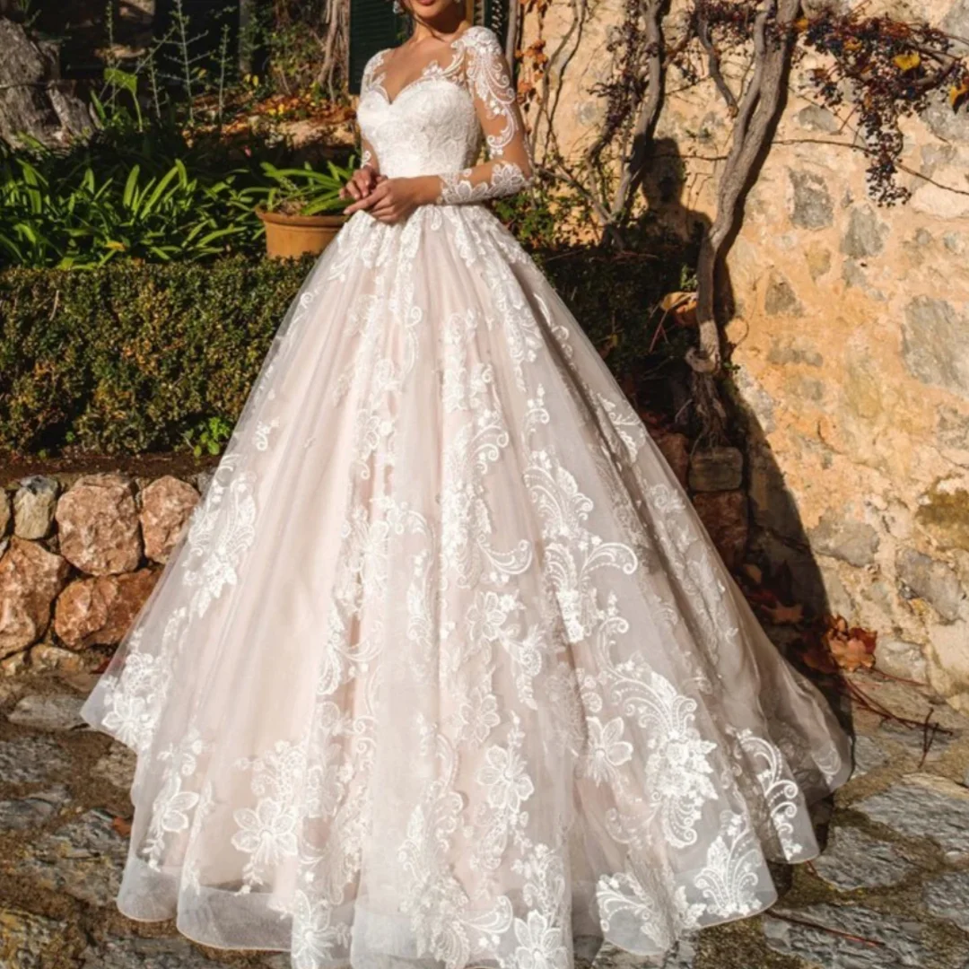 

Sexy Illusion Long Sleeve Vintage Wedding Dresses Scoop Neck Appliques Court Train Tulle A Line Bridal Gown Customized
