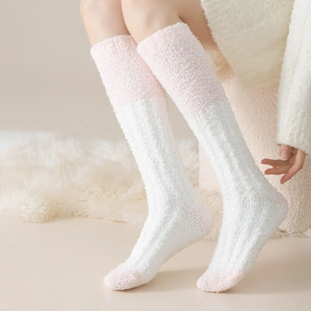 2Pairs الإبداعية رشاقته الدافئة المرجان الصوف جوارب الشتاء بسيط الطابق أفخم جوارب الجوارب النوم جوارب أنبوبية طويلة زوجين