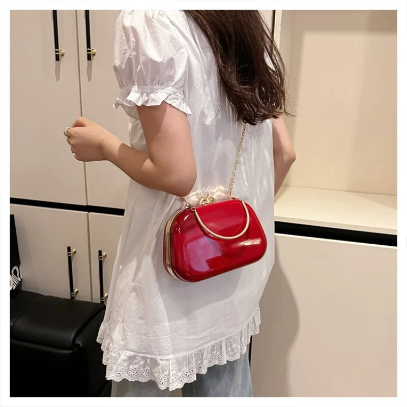 

Luxury Women's Shoulder Bag Crafted From Fine Leather Featuring Elegant Vintage Lightweight Daily Refined Look​