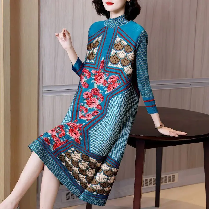 

New high-end western-style loose fitting half high neck retro printed pleated dress, spring/summer slimming skirt