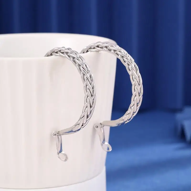 Simple round Metal Hollow out Copper Geometric Ear Cuff Fashionable Minimalist Style Earrings for Women Trendy Accessory