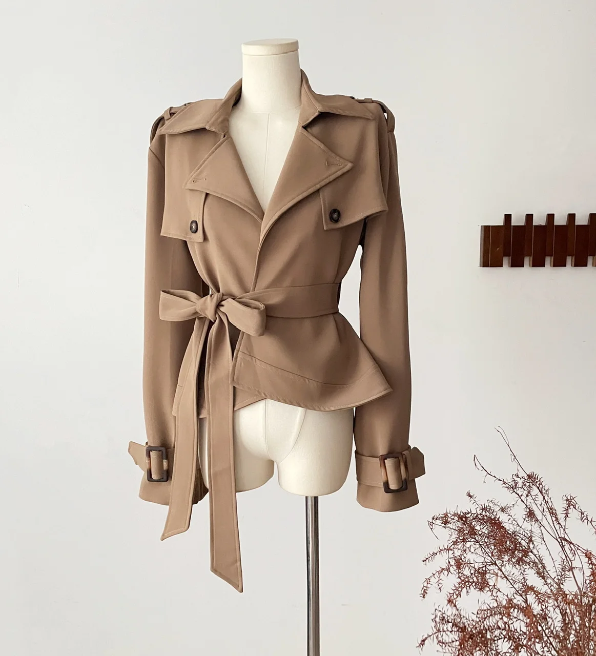 Women's Spring Autumn Elegant Turn Down Collar Loose Short Trench Jacket Lady Solid Color Streetwear Trench Outwear Top