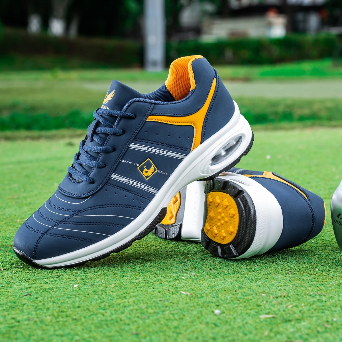 New Golf Shoes For Men Outdoor Fashionable Sneakers