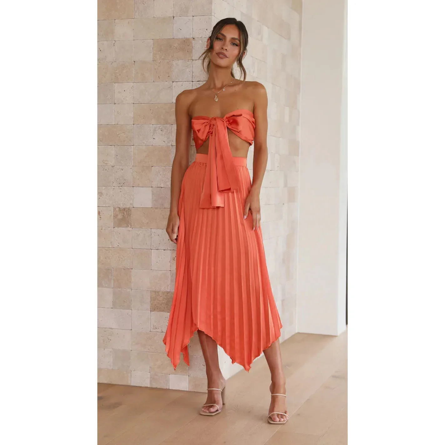 

Сексуальный плиссированный комплект одежды из 2 предметов, женский весенне-летний новый топ на бретельках без рукавов и длинная юбка с высокой талией