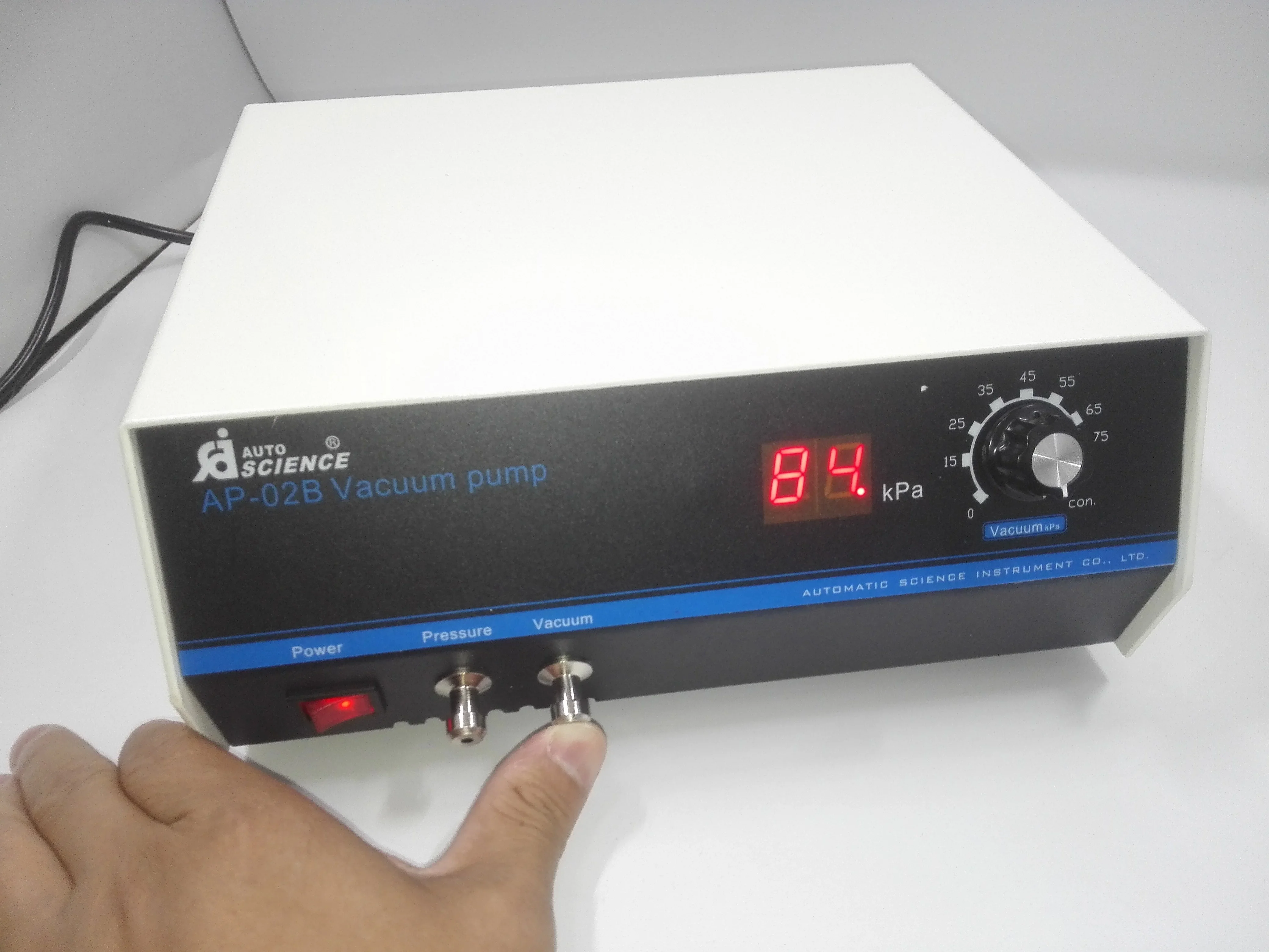 

Lab Oil Free Diaphragm Vacuum Pump 10L/m Pressure adjustable LCD display 220V / 110V