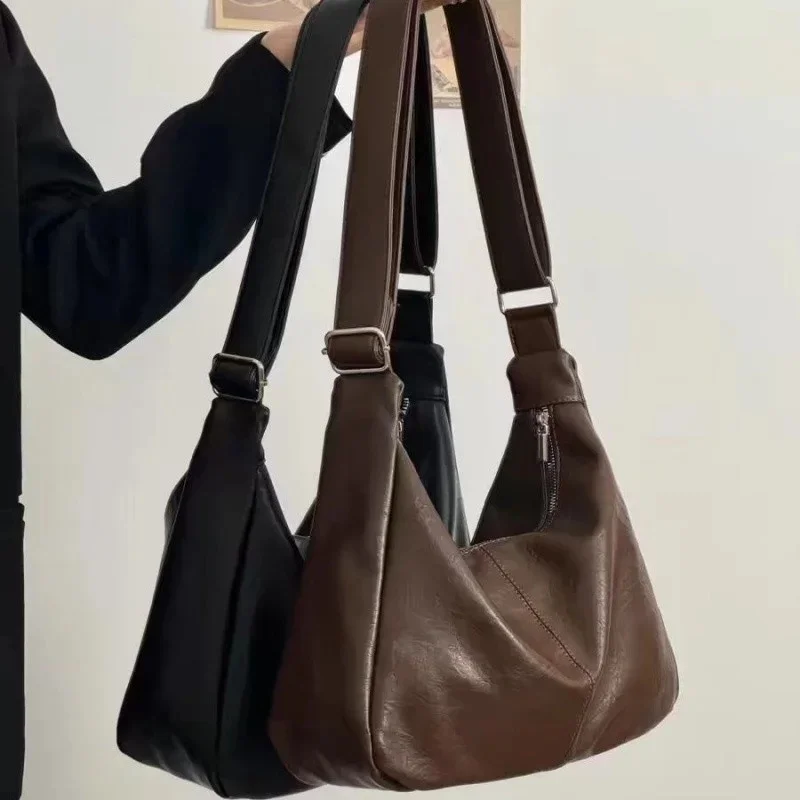 Thumbnail 2 - #36 Compare Messenger Bags Before You Buy