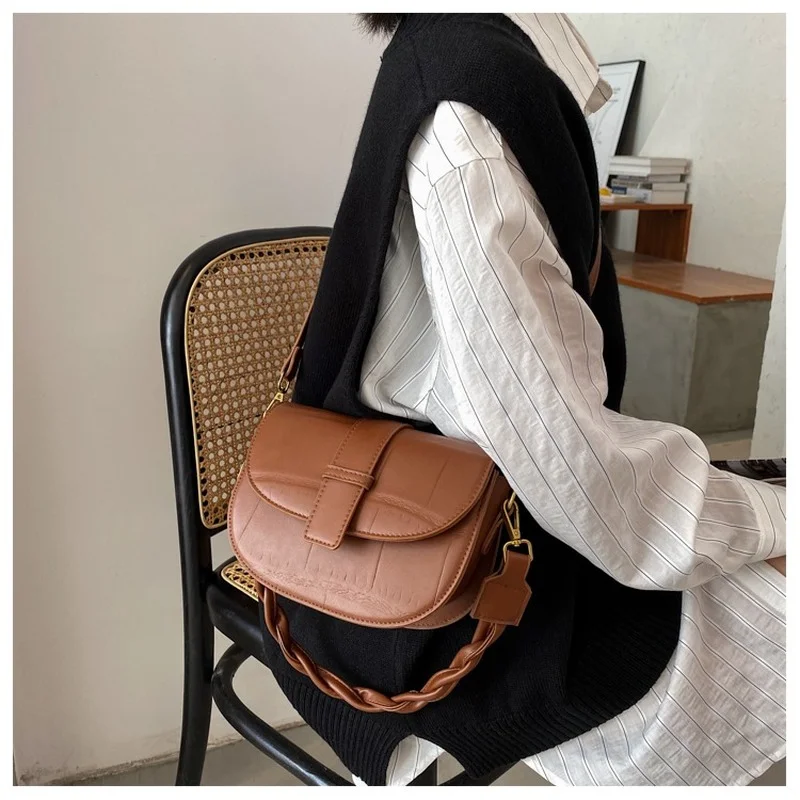 Manufacturers Wholesale 2022 New Trend Bag Shoulder Twist Handle Diagonal Cross Girl Bag Ladies Women's Bag