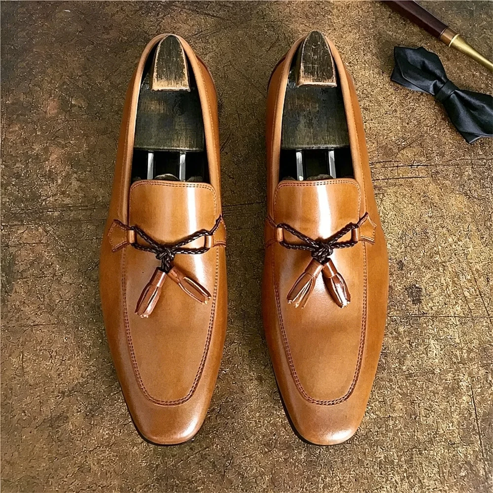 

Модные мужские лоферы с кисточками, дышащие, в британском стиле, с квадратным носком, деловые, повседневные, кожаные туфли, однотонные, больших размеров