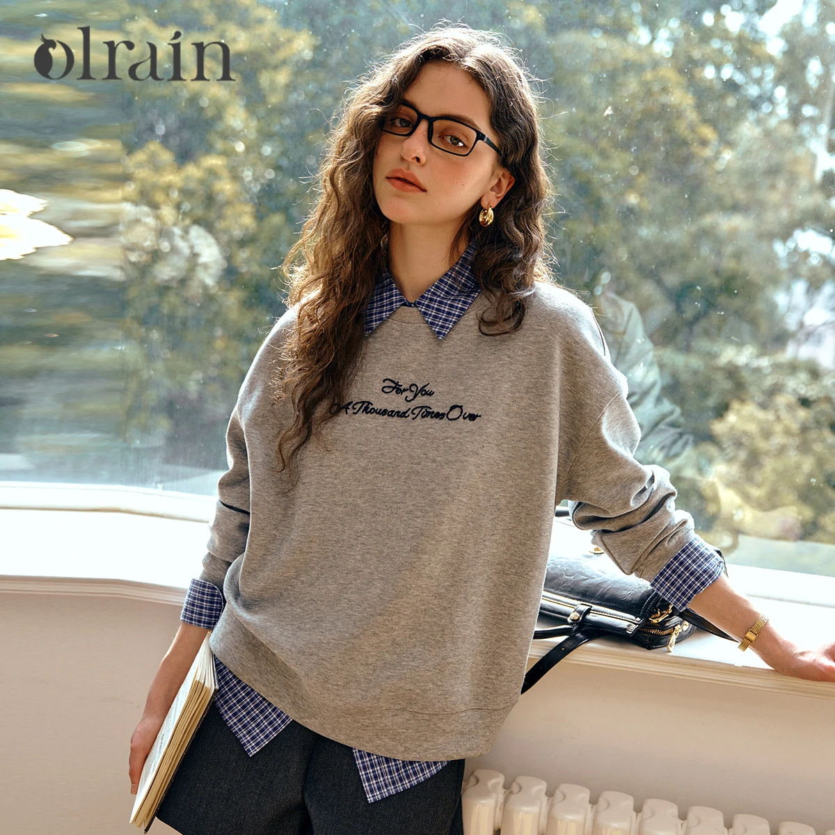 

OLrain Women's Casual Sweatshirts Letter Embroidery Loose Sweater Autumn 2025 O-neck Pullover Sweaters Female Tops O57QR001099