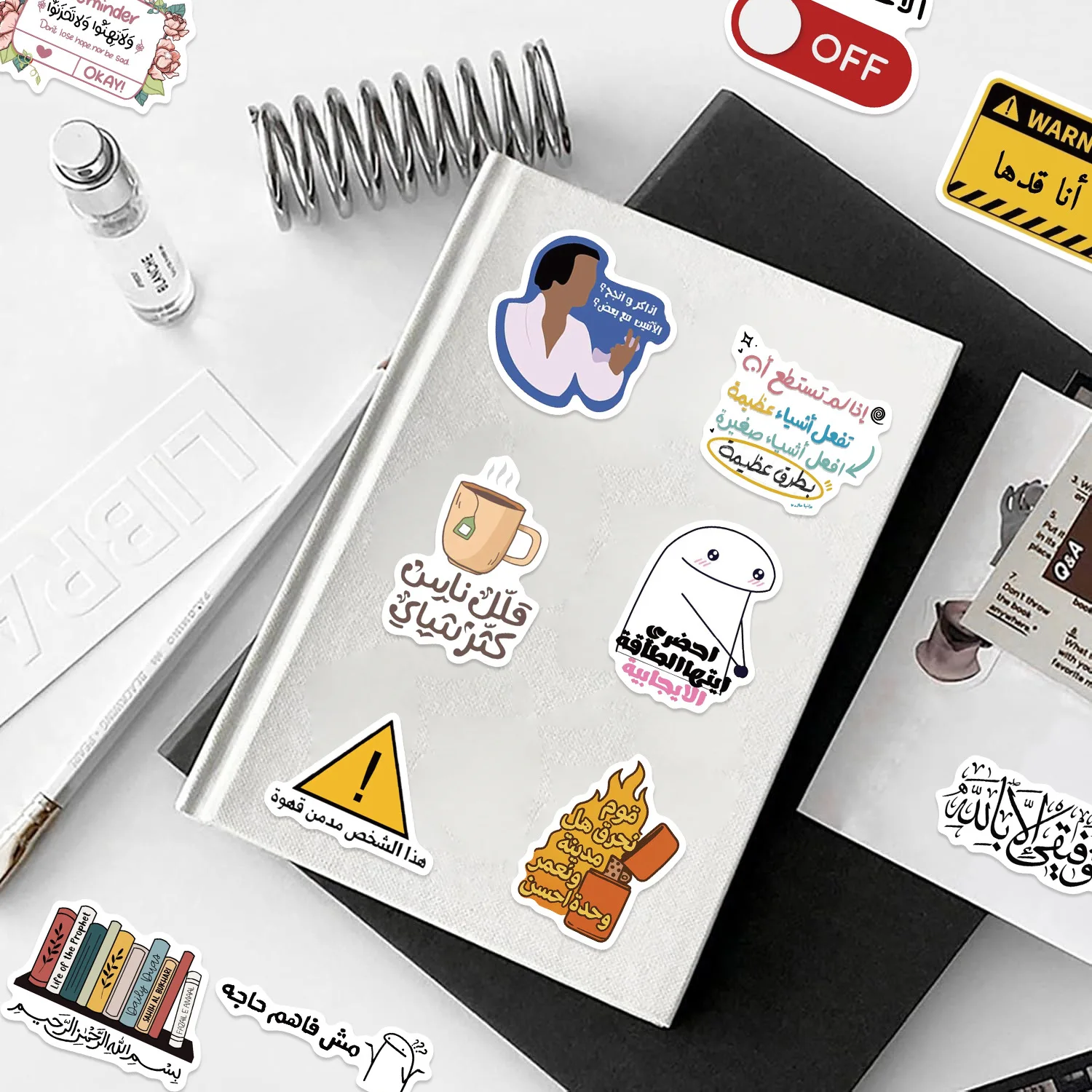 50 個漫画アラビア落書きステッカーテキストスローガンは水カップを飾ることができますラップトップヘッドフォン iPad 防水ステッカー子供のおもちゃ