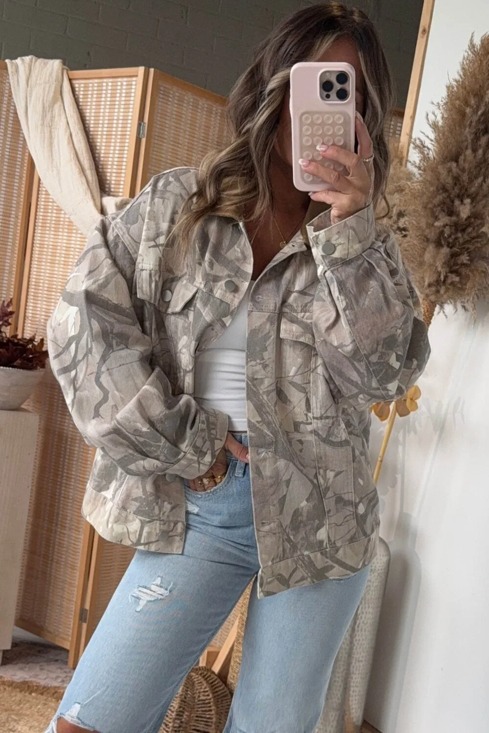Women's Oversized Lapel Shacket Long Sleeve Casual Jacket with Button Pocket Fashionable And Stylish