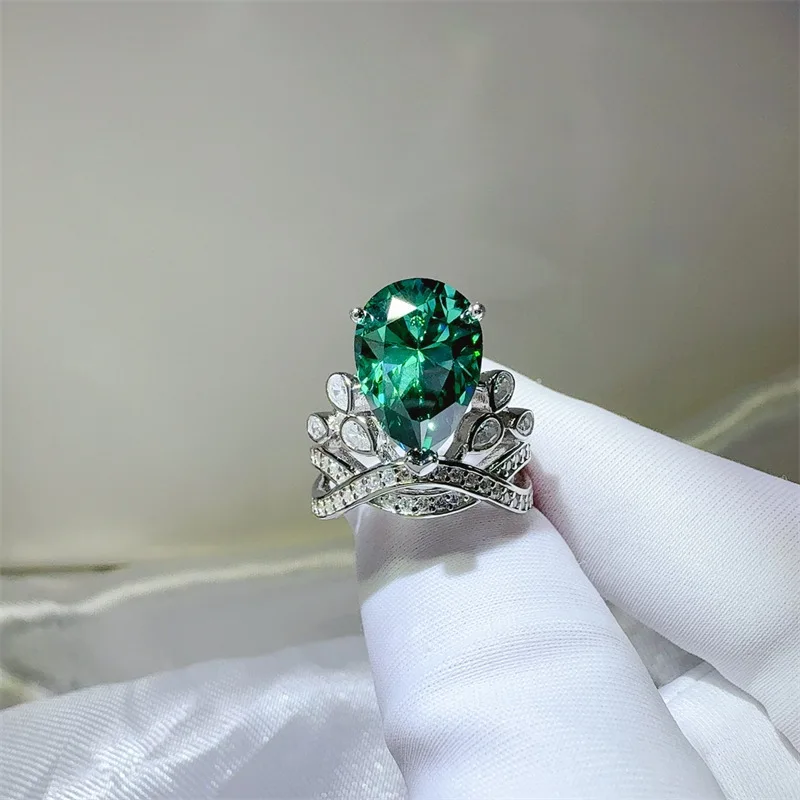 

Unique Pear Shape Green Diamond Fancy Pear Ring For Women 5ct Moissanite PT950 Platinum | Streamlined fancy shape, eye-catching