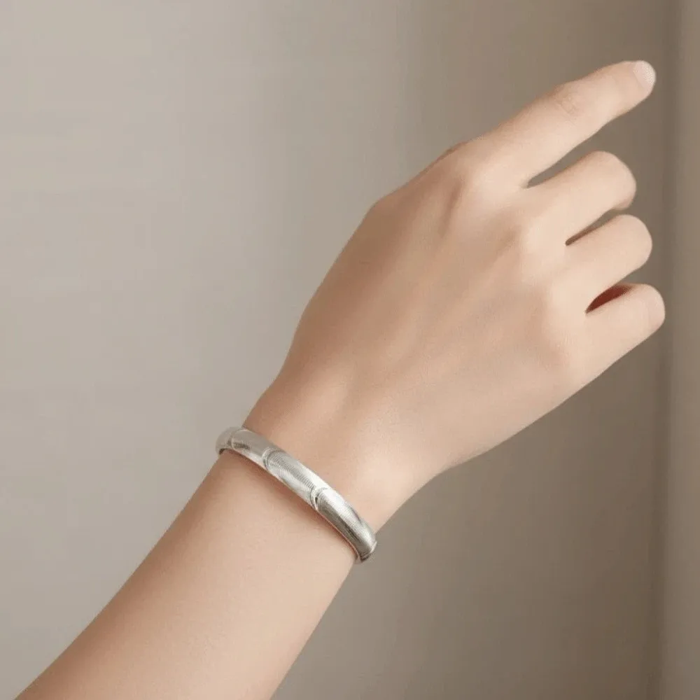 Alloy Cat's Eye Bracelet with Ripple Pattern Waterproof Silver Wrist Circle Hard Solid Color Golden Wristband Festival Gift