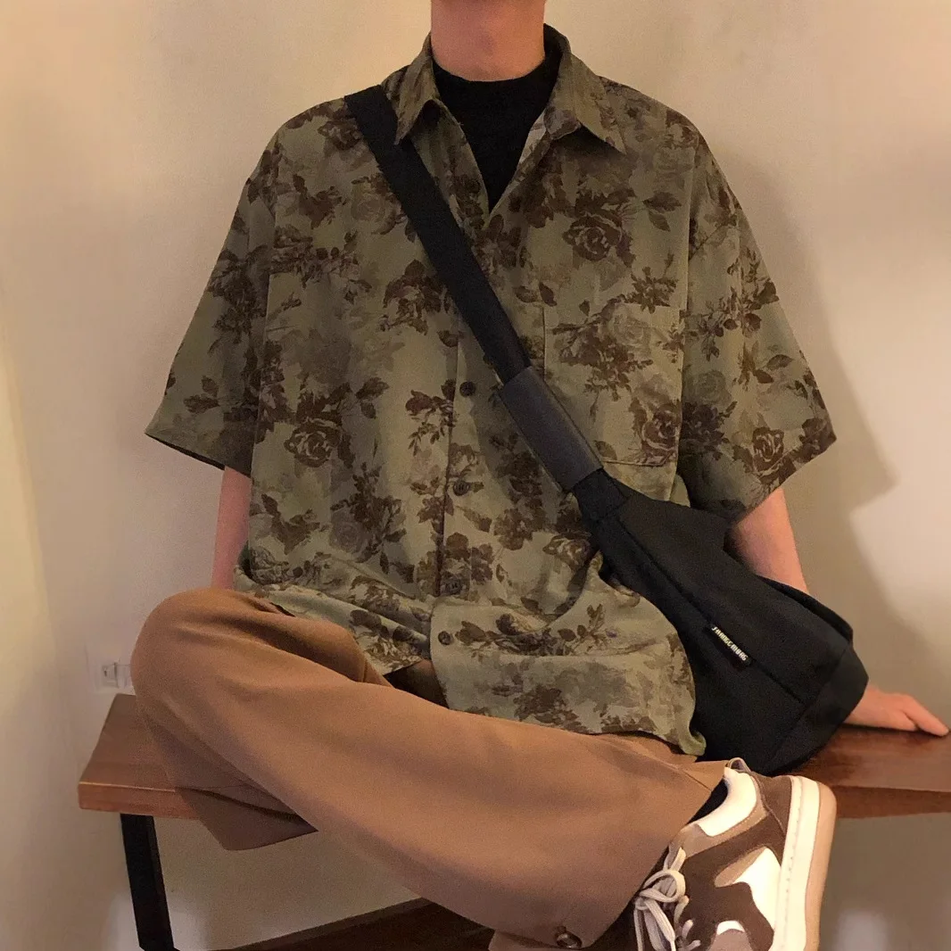 

2026 New Summer Men's American Retro Floral Print Short Sleeve Shirt Dopamine Style Hong Kong Style Casual Button Down Shirt