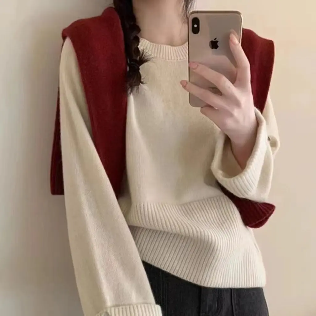 

Women's round Neck Raglan Pullover Sweater Long-Sleeved Arm Button Design Simple Versatile Inner Top for Casual Wear