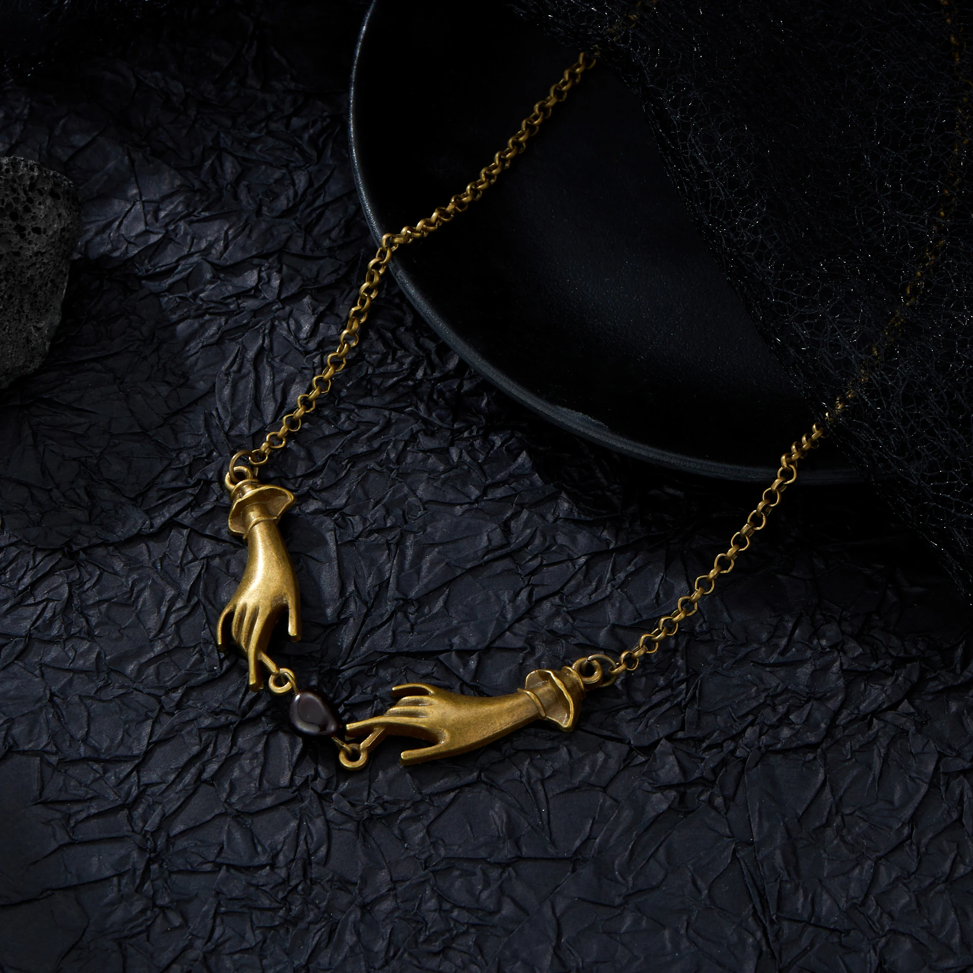 European and American Retro Witchcraft Chain Necklace Gothic Magic Hand Personalized Hip-hop Party Halloween Accessories Jewelry