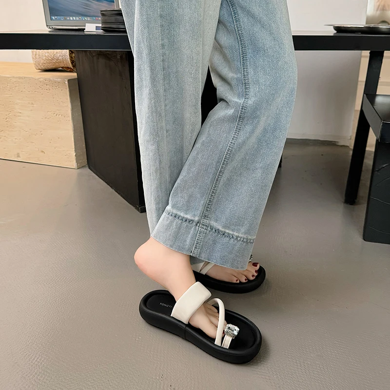 2024 Summers Women Slippers Fashion Female Elegant Clip Toe Flats Slides Shoes Ladies Casaul Outdoor Beach Sandalias Flip Flop