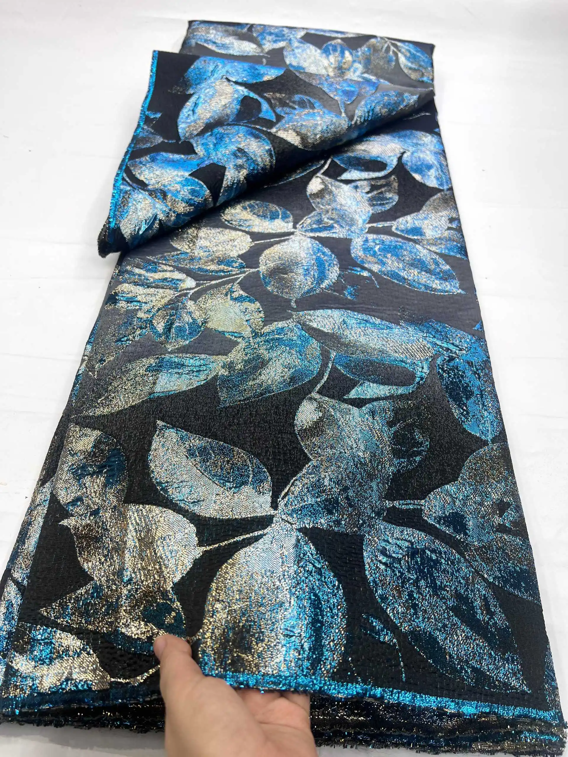 

Latest Nigerian Jacquard Damask African Brocade Tulle Lace Fabric 2026 New French Women Gilded Lace for Party Dress Sew