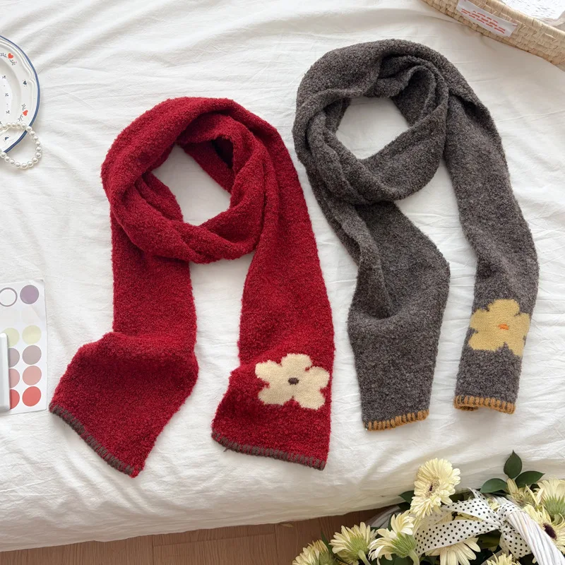 Small Fresh Five-petaled Flower Knitted Flower Scarf Women's Autumn and Winter Atmosphere Warm Jacquard Versatile Neck Scarf