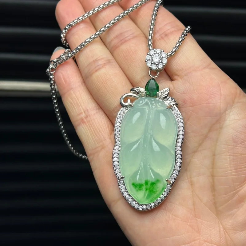 

Certified Natural A high Ice Green jade Jadeite amulet Pendant&NecklaceDescendants of the rich