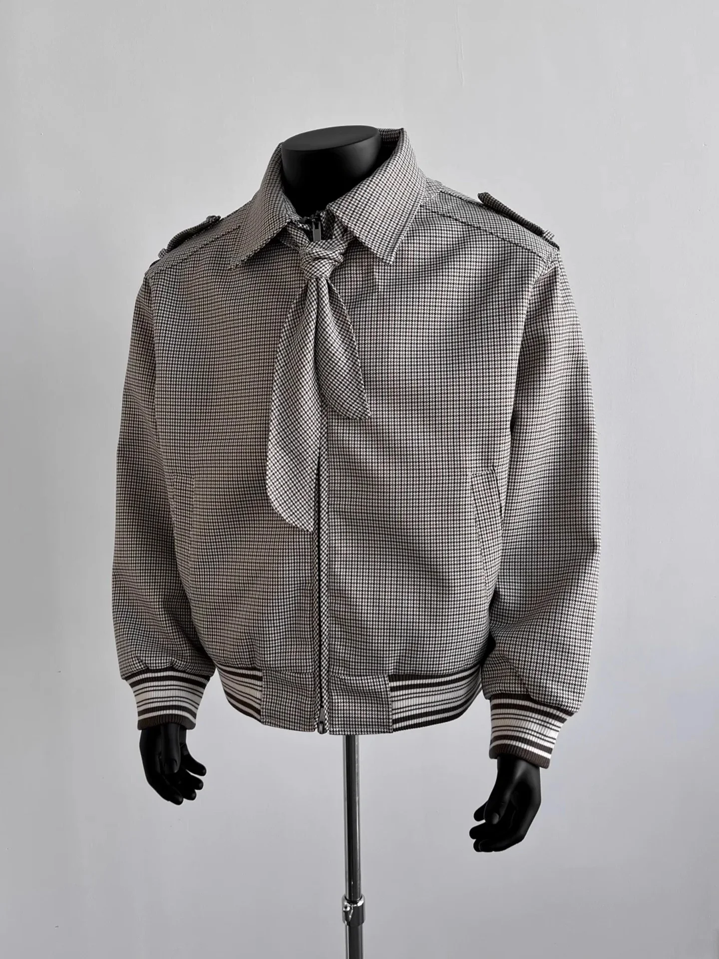 

Retro American Plaid Jaet Men's Autumn Removable Tie ort Baseball Coat Loose Fit Polyester Long Sve Zipper Closure