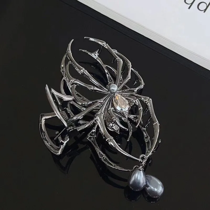 Personalized creative metal spider pearl hair clip, suitable for high-end cool hairstyles of women, Halloween hair accessories