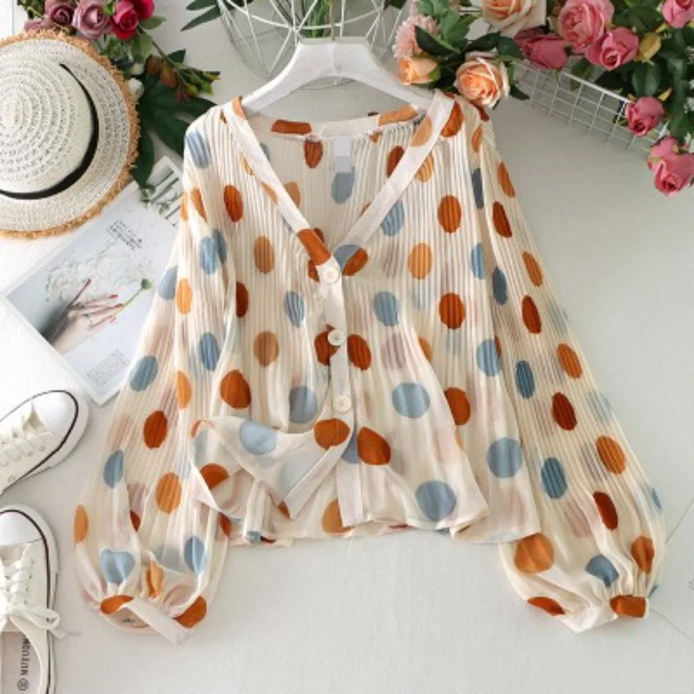 

Women's lantern sleeve polka dot V-neck chiffon sun protection shirt, summer new loose chiffon cardigan, sweet style