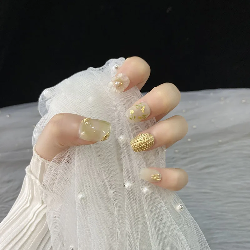 10 STKS Goudfolie Handgemaakte 3D Bloem Ontwerp Druk op Nagels Glanzend Groen Gradiënt Korte Vierkante Valse Nagel Kunstmatige Wearable Tips