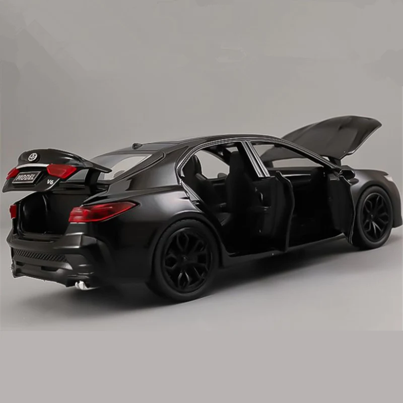 1:24 Camry Alloy Car Model Diecast & Toy Vehicles Metal Toy Car Model Simulation Sound Light Collection Children Toy Gift