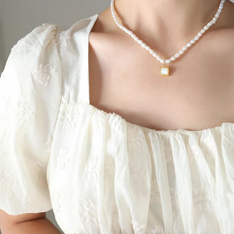 Baroque Freshwater Pearl Necklace Natural White Sea Shell Pendant Clavicle Chain Dinner Party Fashion Accessories Waterproof