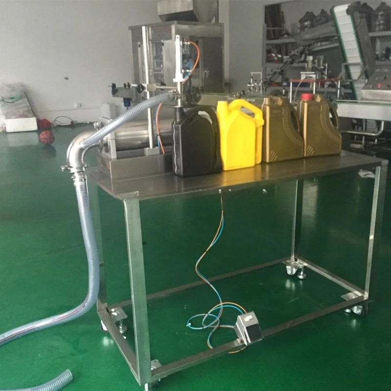 Liquid Filling Machine Semi-automatic Pneumatic Oil Lubricating Oil Quantitative Paste Filling Machine Self-priming type