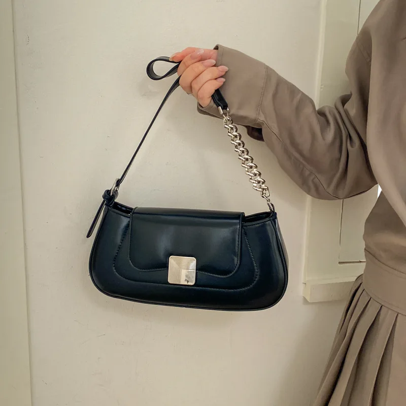 

Сумки на плечо в французском стиле: шикарные, из текстурированной искусственной кожи, для телефона, помады и монет, тренд 2026 года, универсальные.