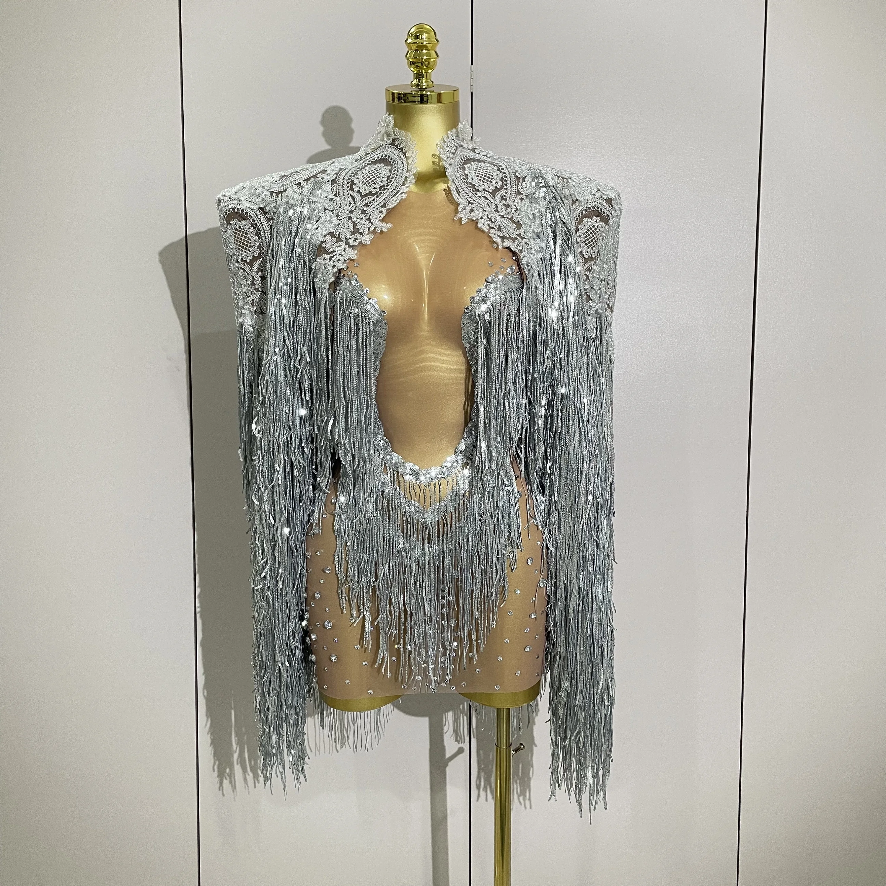 2025New وصول الفاخرة سباركلي حجر الراين الترتر شرابة معطف تنورة 2 قطعة النساء حفلة عيد ميلاد ملهى ليلي مرحلة الأداء زي