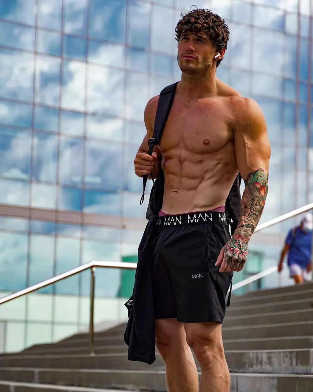 NEW Men Fitness Bodybuilding Shorts Man Summer Gym Workout Male Breathable Quick Dry Sportswear Jogger Beach Short Pants