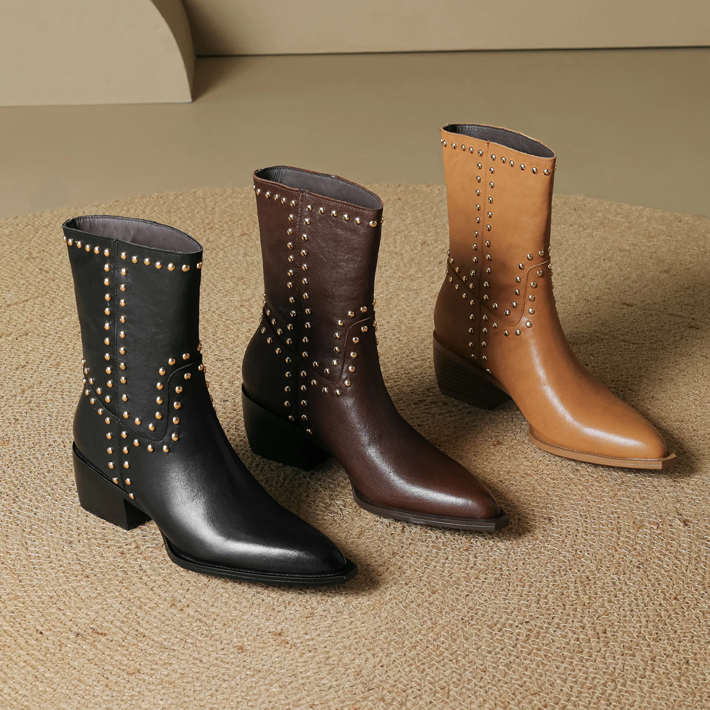 

Fashion Women knight Boots Slip on rivet Ankle Boots Cow Leather Chunky Heels Boots Pointed Toe Casual Daily Office Size 34-40