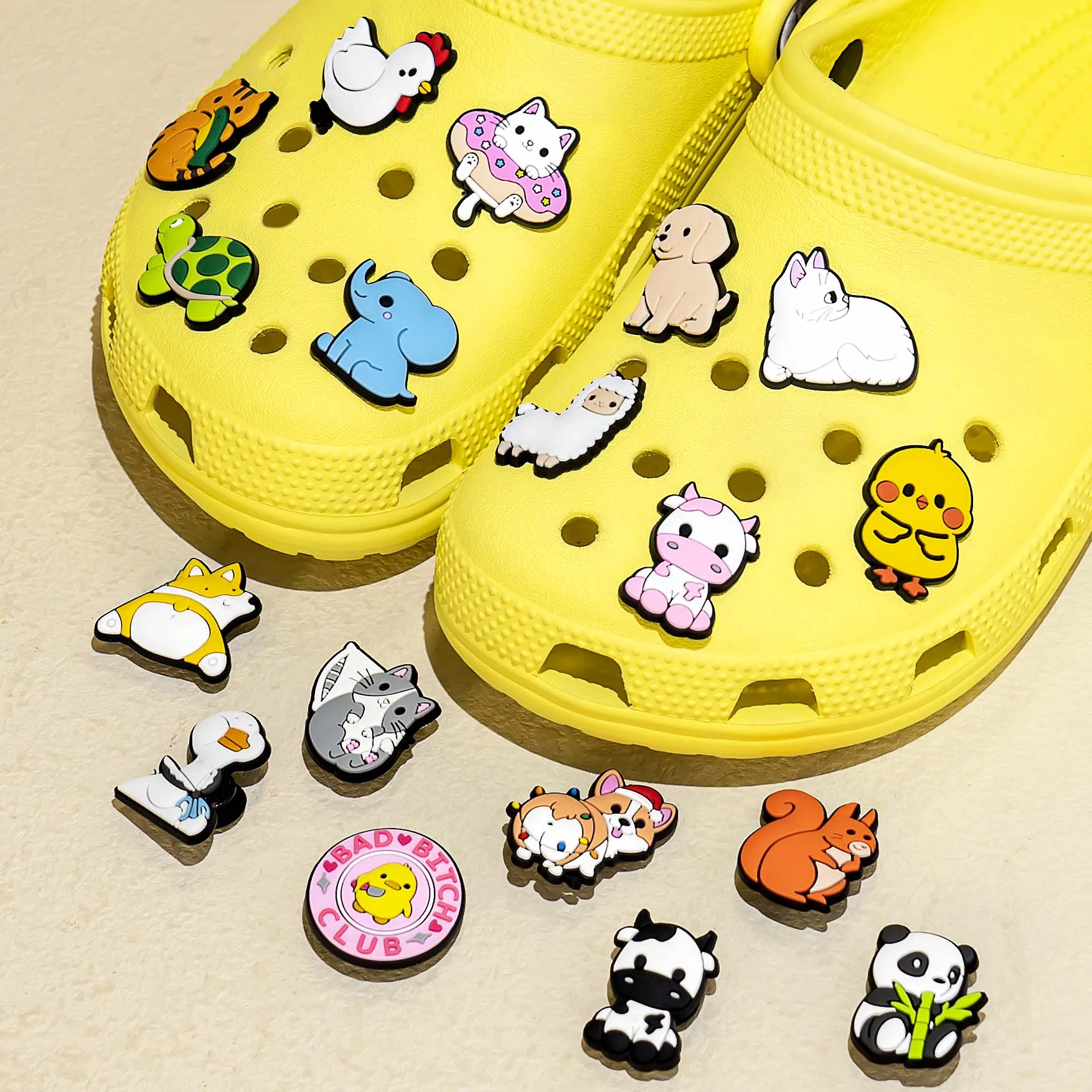 

50-100pcs PVC Cats Dogs Panda Shoe Charms Animal Shoe Decorations Pin for Kids Girls Gift Garden Sandal Accessories Clog Buckles