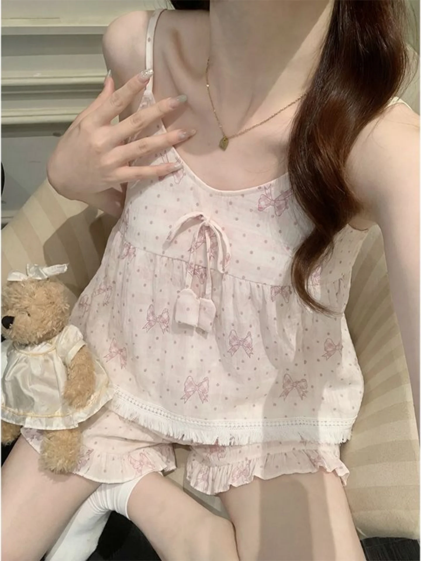 set-pigiama-da-donna-stile-casual-con-reggiseno-integrato-e-pantaloncini-abbigliamento-da-casa-due-pezzi-estivo-leggero-e-confortevole