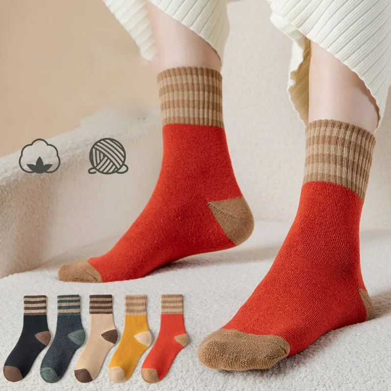 

5 Pairs Women's Autumn Winter Socks With Fleece Thickened Loop Warm Wool Girls Floor Mid-tube Socks Long Tube Solid Color Simple