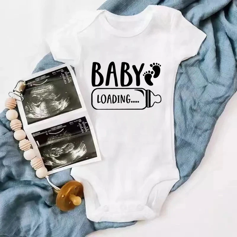 2025 Pregnancy Announcement Baby Loading Bottle Print Baby Bodysuit Newborn Girl Boy Clothes Cotton Short Sleeve Infant Rompers