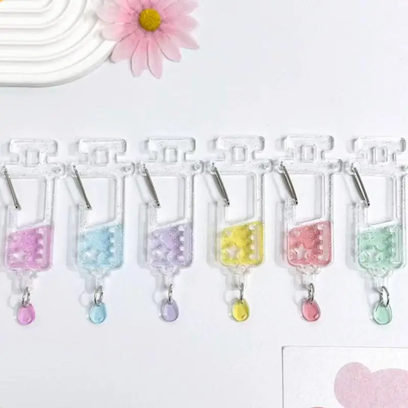 1 Stück Niedlicher Anime-Rucksackanhänger für Mädchen, Ästhetisches Kletterhaken-Zubehör, Krankenschwester-Nadel-Karabiner, Acryl-Taschenanhänger – Detail 8