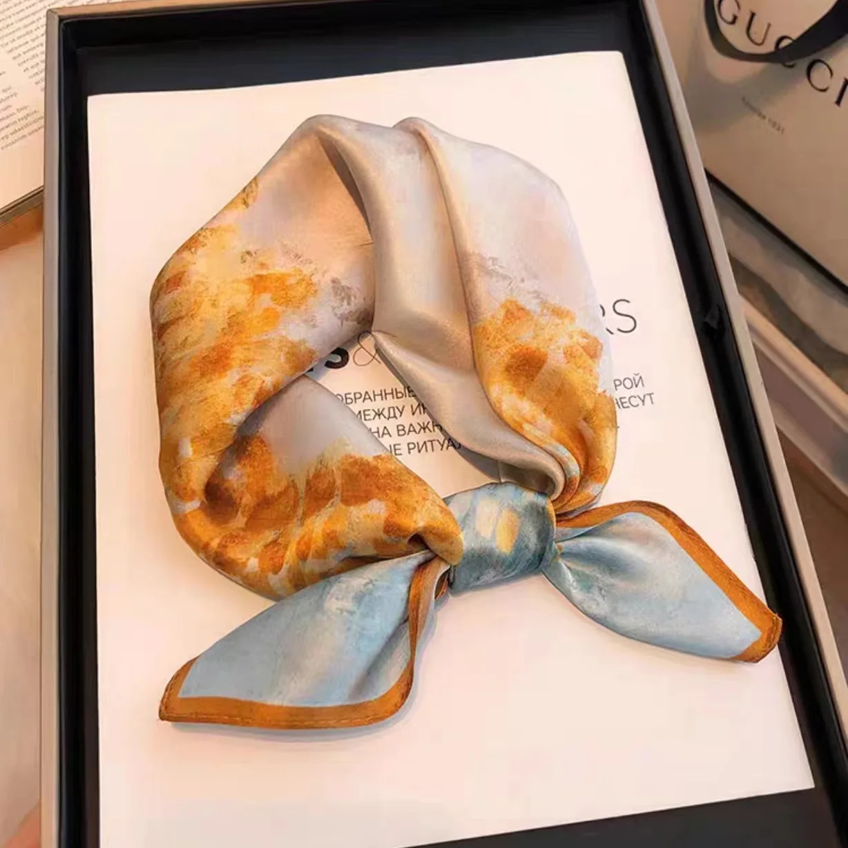 nouveau-petit-foulard-en-soie-pour-femme-carre-polyvalent-decoratif-professionnel-version-coreenne-avec-ruban-pour-sac