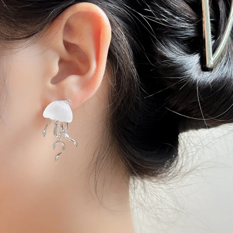 Sweet and cool fashion niche deep-sea jellyfish earrings frosted earrings