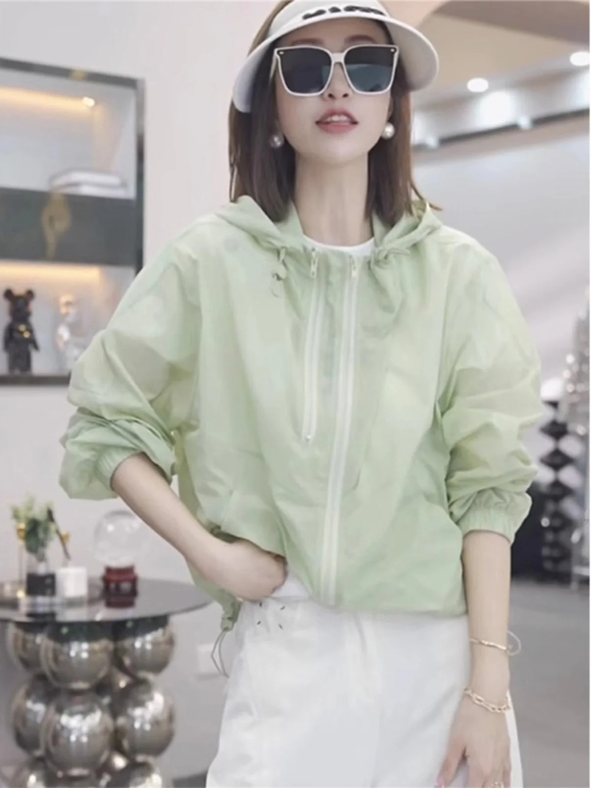 Lightweight Short Women's Jacket Mint Wave Style Summer New Arrival Breathable Windproof Sun Protection Zipper Closure Hooded